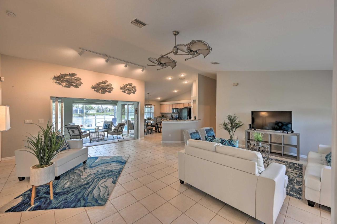 Pet-Friendly Escape With Dock And Kayaks In Cape Coral Villa Eksteriør billede